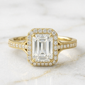 Anillo Halo Pavé Talla Esmeralda