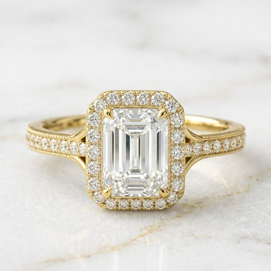 Anillo Halo Pavé Talla Esmeralda