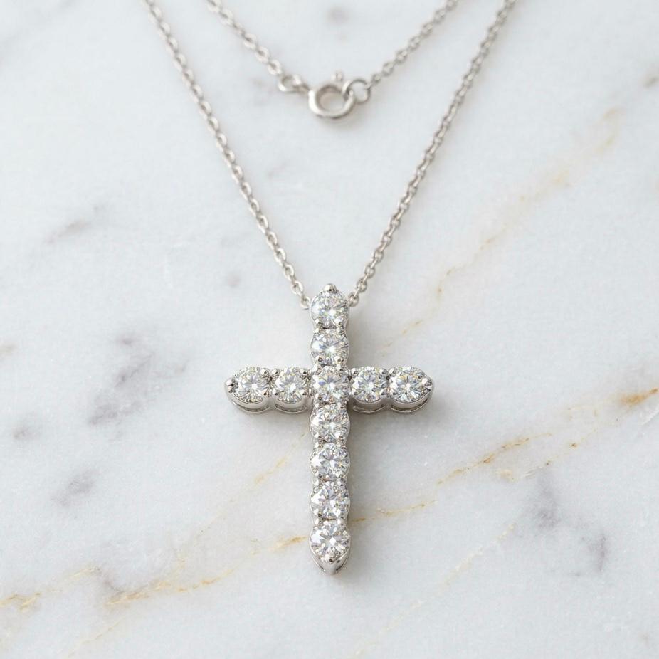 Colgante Cruz de Diamantes Talla Redonda