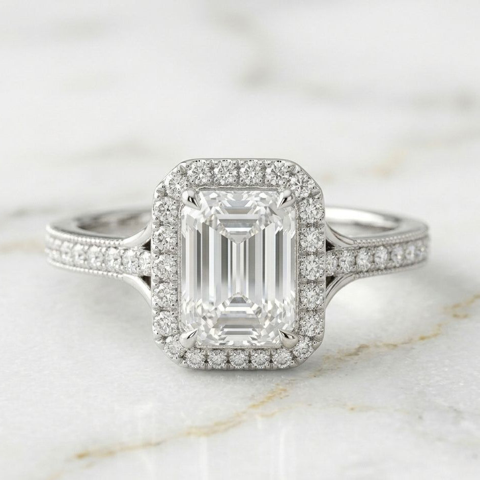 Anillo Halo Pavé Talla Esmeralda